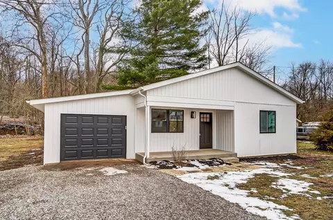 6876 Columbus Rd, Centerburg, OH 43011