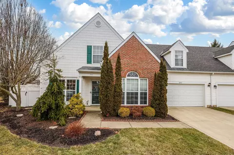 8442 Lazelle Village Dr, Lewis Center, OH 43035