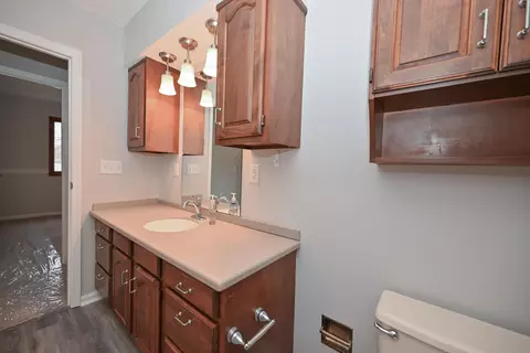 Bath - 1277 Shellbark St, Marion, OH 43302 photo 3 of 3