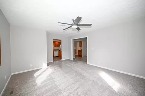 Living - 1277 Shellbark St, Marion, OH 43302 photo 6 of 9