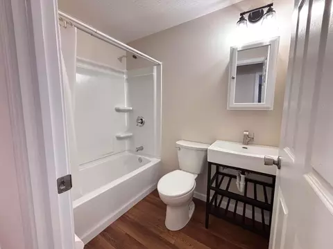 Bath - 1770 Chippewa Dr, Circleville, OH 43113 photo 1 of 1