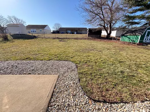 Exterior - 1770 Chippewa Dr, Circleville, OH 43113 photo 4 of 5