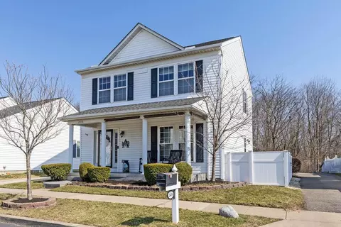 2408 Lyncross St, Grove City, OH 43123