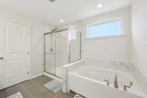 Bath - 7587 White Cap Dr, Powell, OH 43065 photo 5 of 6