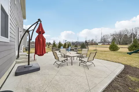 Exterior - 7587 White Cap Dr, Powell, OH 43065 photo 10 of 14