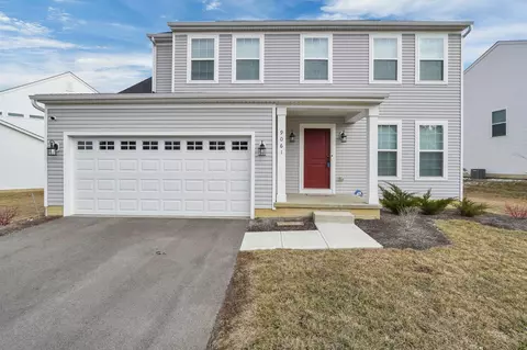 9061 Philmont Curve Dr, Blacklick, OH 43004