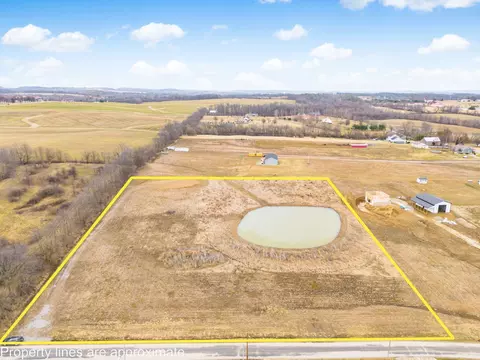 25358 Shoemaker Rd, Circleville, OH 43113 photo 2
