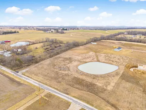 25358 Shoemaker Rd, Circleville, OH 43113 photo 3