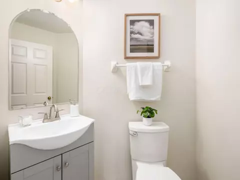 Bath - 5953 Dunabbey Loop, Dublin, OH 43017 photo 2 of 6