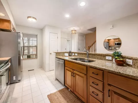 Kitchen - 5953 Dunabbey Loop, Dublin, OH 43017 photo 3 of 3
