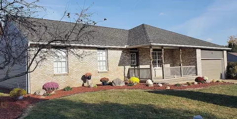 7607 Chanting Cir, Mechanicsburg, OH 43044