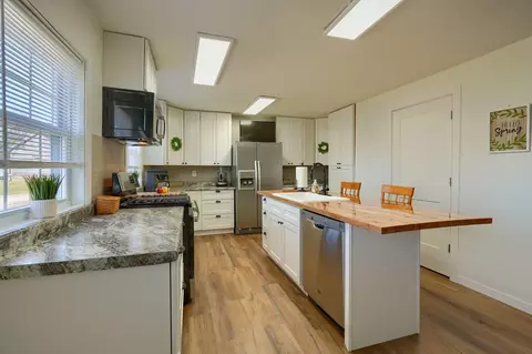 Kitchen - 6337 W Jisco West Rd, Jackson, OH 45640 photo 1 of 4