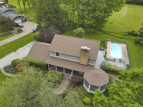 10800 Springwater Dr, Mount Vernon, OH 43050