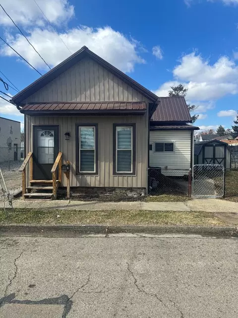 417 Clinton St, Circleville, OH 43113 photo 1