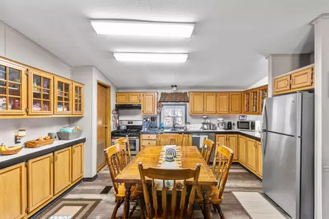 134 11th St, Corning, OH 43730 photo 3