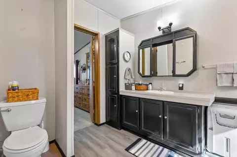 134 11th St, Corning, OH 43730 photo 7