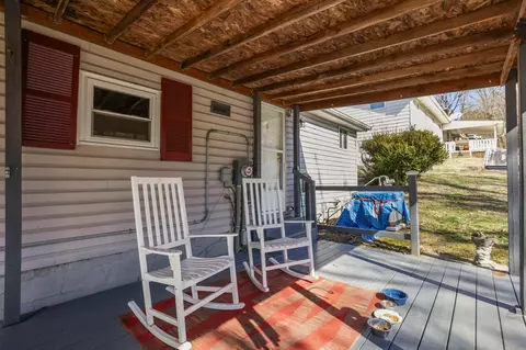 134 11th St, Corning, OH 43730 photo 12