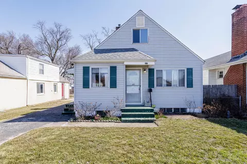 62 Florence Ave, Columbus, OH 43228