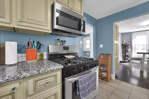 Kitchen - 124 Hampton Pl, Springfield, OH 45504 photo 3 of 3