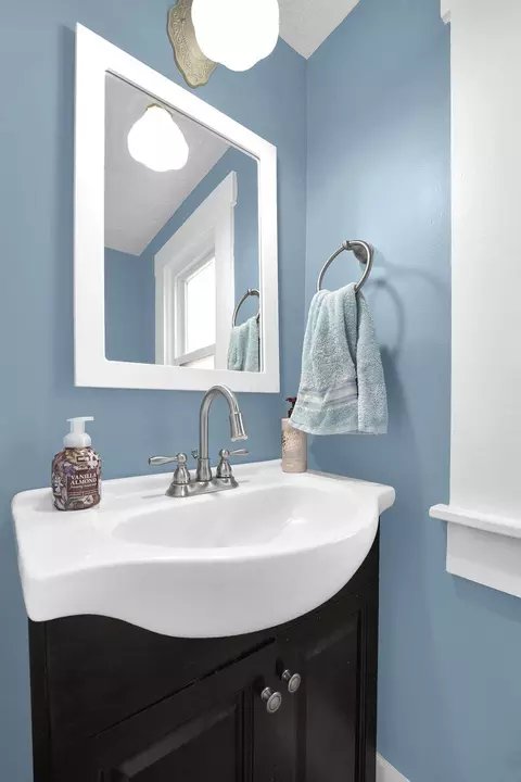Bath - 124 Hampton Pl, Springfield, OH 45504 photo 1 of 3