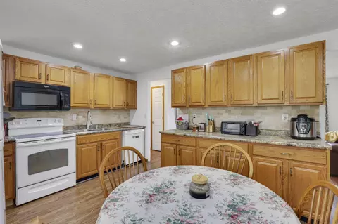 1730 Chippewa Dr, Circleville, OH 43113 photo 14