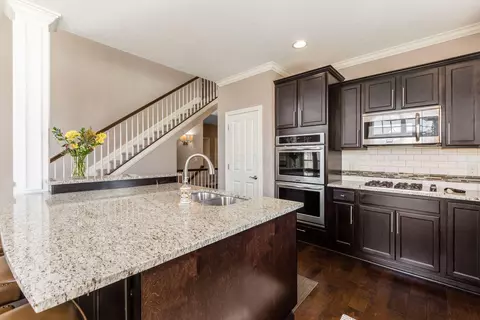 Kitchen - 6717 Vineyard Haven Loop, Dublin, OH 43016 photo 5 of 5