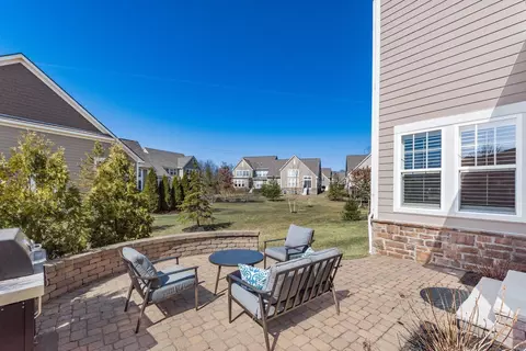 Exterior - 6717 Vineyard Haven Loop, Dublin, OH 43016 photo 5 of 11