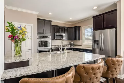 Kitchen - 6717 Vineyard Haven Loop, Dublin, OH 43016 photo 1 of 5