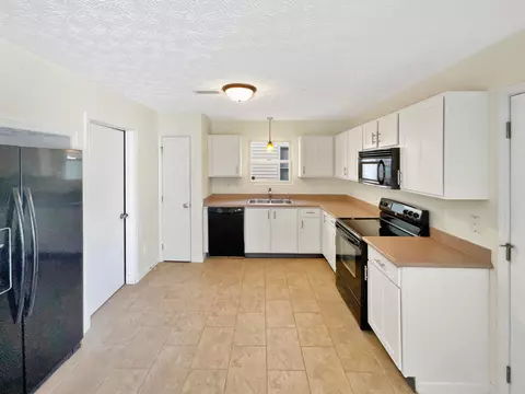 Kitchen - 9211 Flintlock Pl #271, Orient, OH 43146 photo 1 of 2