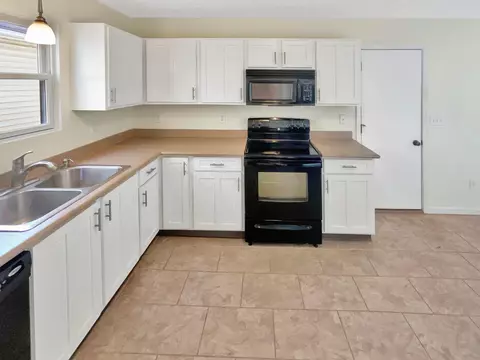 Kitchen - 9211 Flintlock Pl #271, Orient, OH 43146 photo 2 of 2