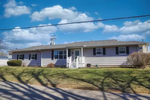 10 S Mickley St, Danville, OH 43014