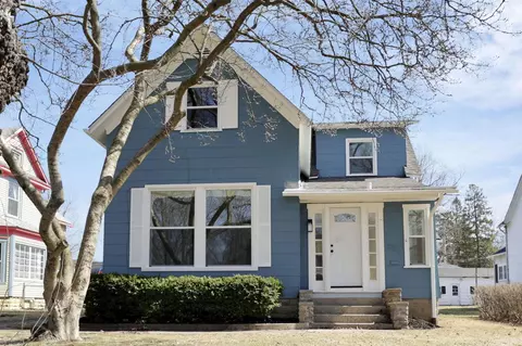 320 N Madriver St, Bellefontaine, OH 43311