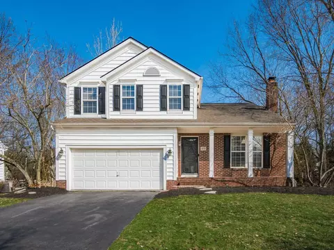 470 Salisbury Dr, Powell, OH 43065
