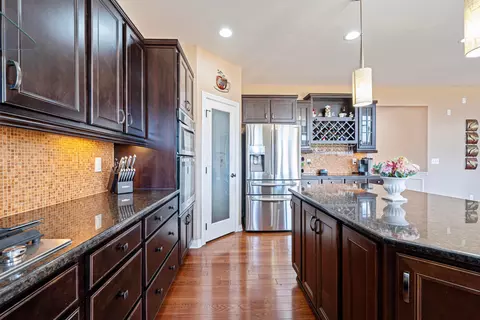 Kitchen - 8073 Coldwater Dr, Powell, OH 43065 photo 3 of 8