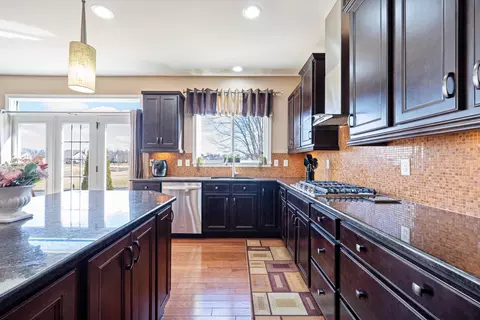 Kitchen - 8073 Coldwater Dr, Powell, OH 43065 photo 6 of 8
