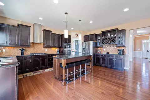 Kitchen - 8073 Coldwater Dr, Powell, OH 43065 photo 4 of 8