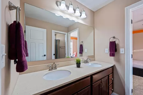 Bath - 8073 Coldwater Dr, Powell, OH 43065 photo 4 of 9