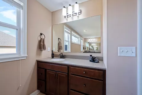 Bath - 8073 Coldwater Dr, Powell, OH 43065 photo 8 of 9