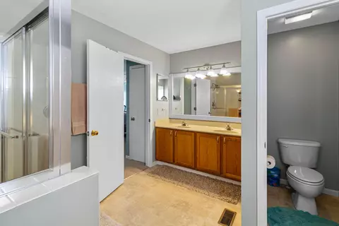 Bath - 100 Millcroft Pl, Delaware, OH 43015 photo 1 of 3