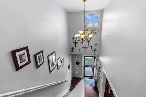 Entry Way - 100 Millcroft Pl, Delaware, OH 43015 photo 4 of 5