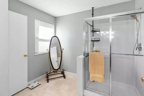 Bath - 100 Millcroft Pl, Delaware, OH 43015 photo 2 of 3