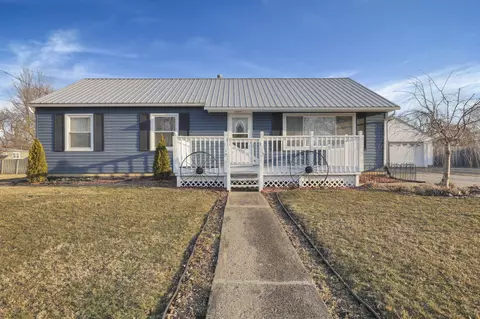 17 Mermary Dr, Fredericktown, OH 43019