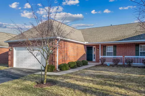 1710 Yorklyn Ln, Delaware, OH 43015