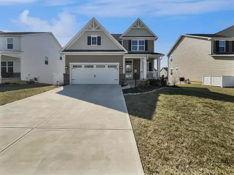 8431 Graystone Dr, Pickerington, OH 43147
