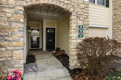36 Lakes At Cheshire Dr, Delaware, OH 43015