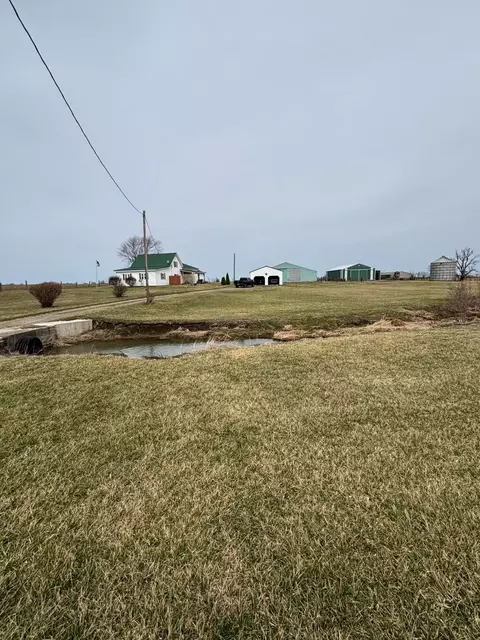 8779 Glaze Rd #NE, New Holland, OH 43145