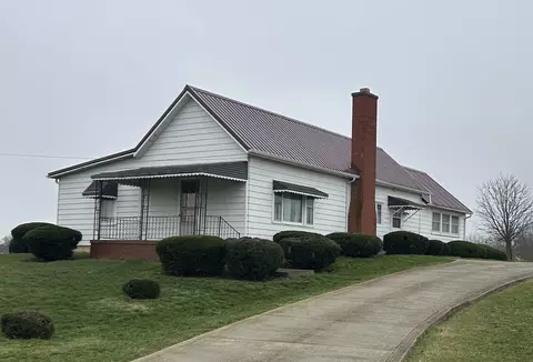 351 N Main St, New Holland, OH 43145
