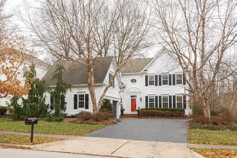 5044 Heath Gate Dr, New Albany, OH 43054