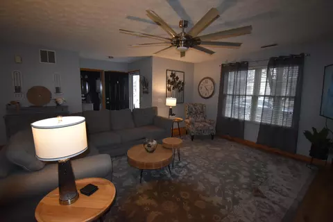 112 Simon St, Delaware, OH 43015 photo 3