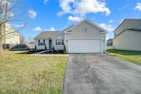 Exterior - 230 Sycamore Dr, Circleville, OH 43113 photo 1 of 8